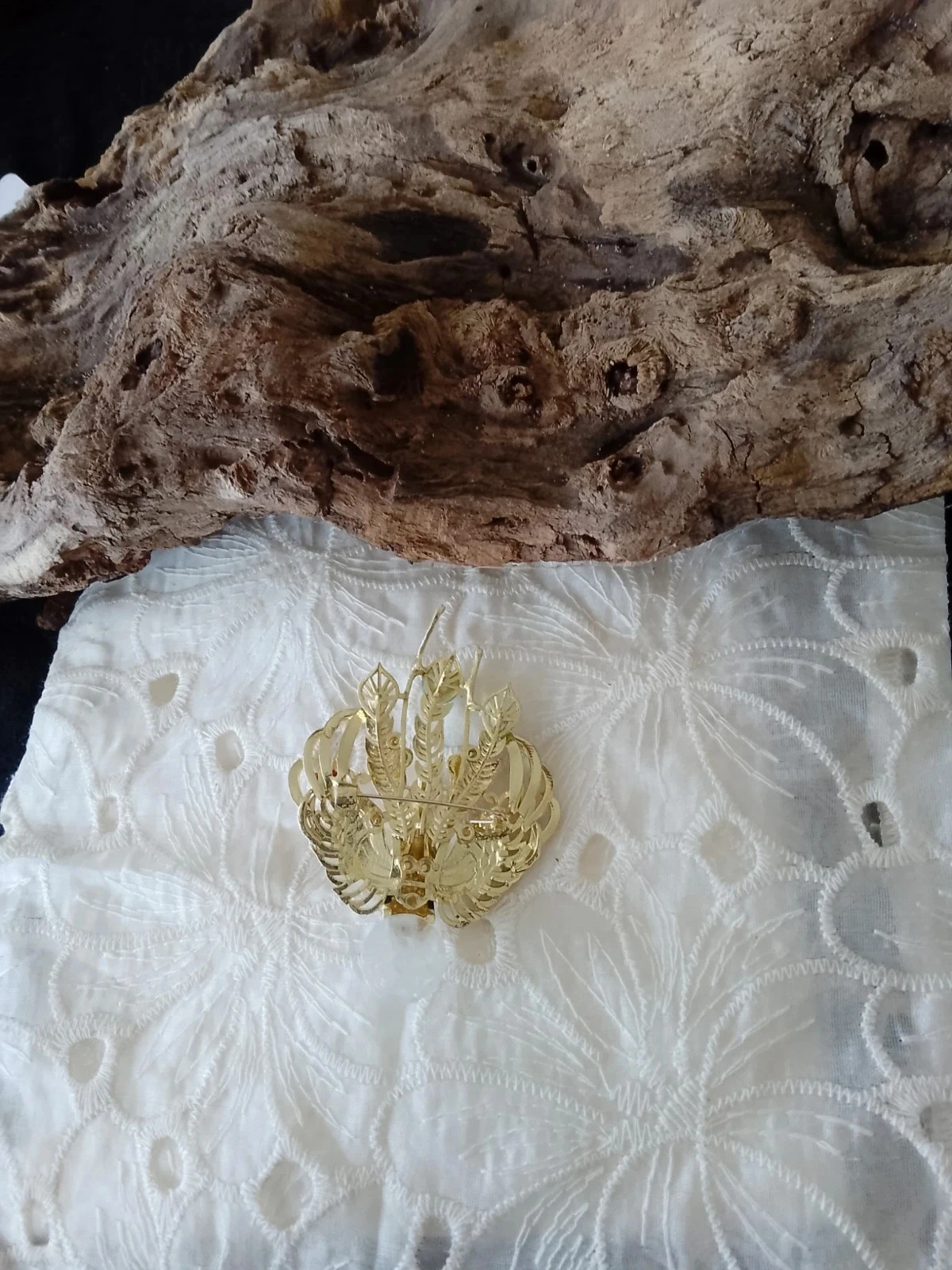 Broche paon doré et vert avec pierres naturelles – photo 4